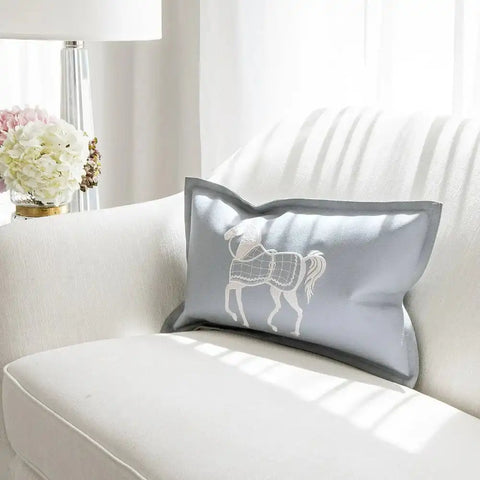 عائشة أ.'s knothome review'