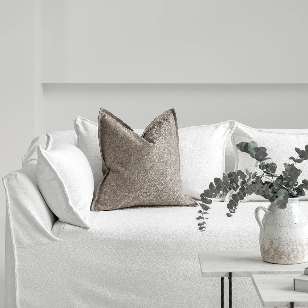 نـيـا لوران