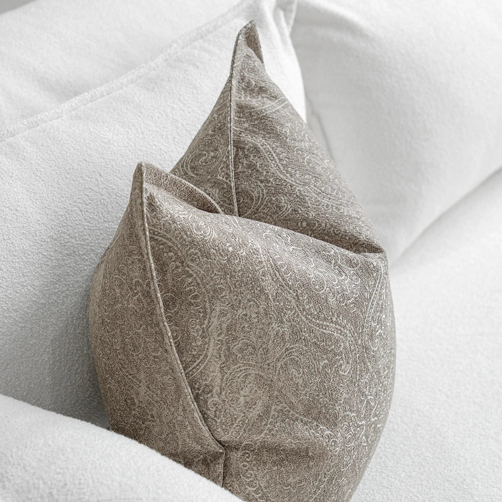 نـيـا لوران