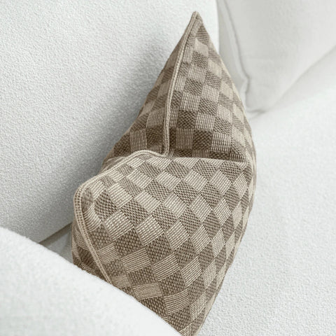 Anne Brown's knothome review'