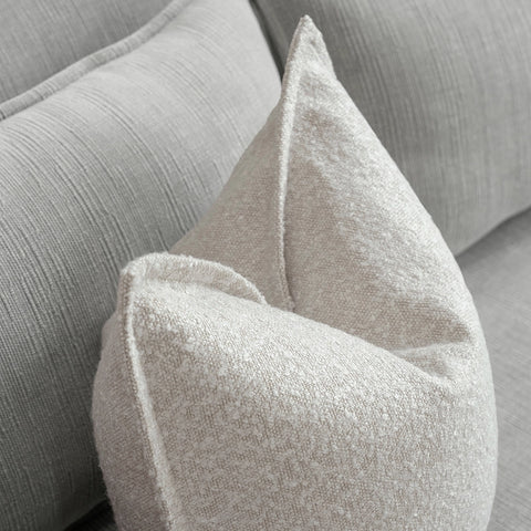 عائشة أكبر's knothome review'