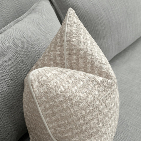 Nada Belaid's knothome review'