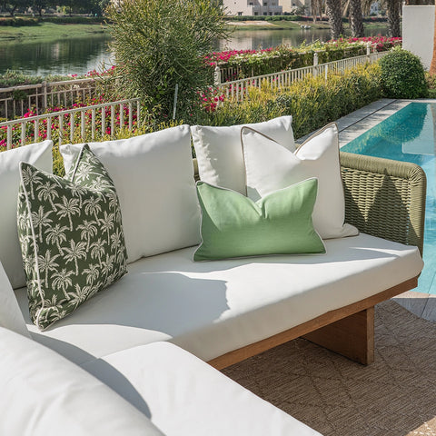 Ayesha Akbar's knothome review'