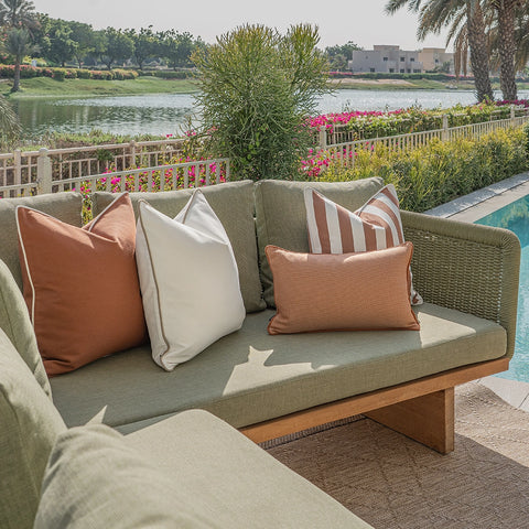 Lamya A.H.'s knothome review'